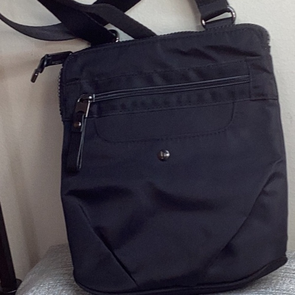 Baggallini black crossbody